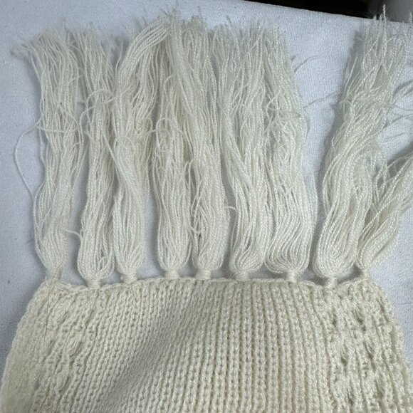 Hand Knit Cream Acrylic Scarf Fringe Textured Pattern Lightweight Winter Wear - Picture 4 of 5